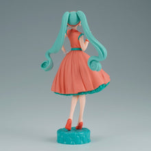 Load image into Gallery viewer, Vocaloid World Journey Vol.1 Hatsune Miku Figure
