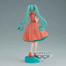 Load image into Gallery viewer, Vocaloid World Journey Vol.1 Hatsune Miku Figure