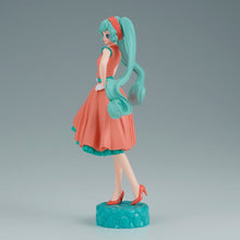 Load image into Gallery viewer, Vocaloid World Journey Vol.1 Hatsune Miku Figure