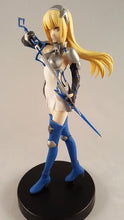 Load image into Gallery viewer, Is It Wrong To Try To Pick Up Girls in A Dungeon? FuRyu Aiz Wallenstein Figure - ShopAnimeStyle