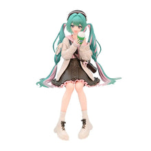 Load image into Gallery viewer, Vocaloid Hatsune Miku (Autumn Date Ver.) Noodle Stopper Figure - ShopAnimeStyle